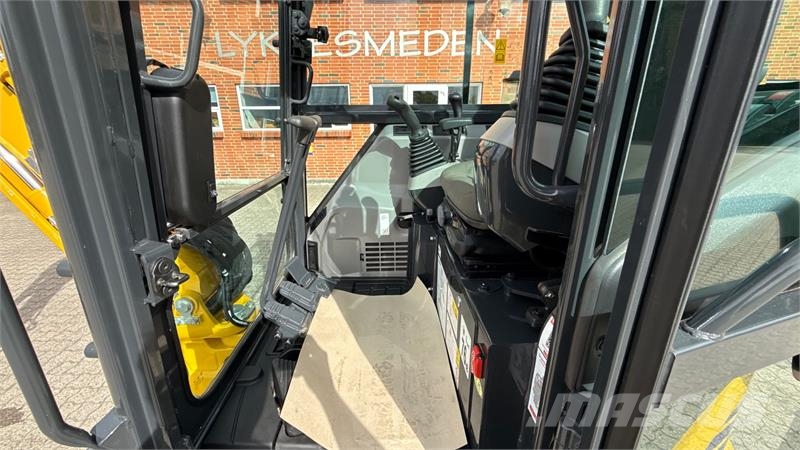 Komatsu PC26MR-5 Εκσκαφάκι (διαβολάκι) < 7t