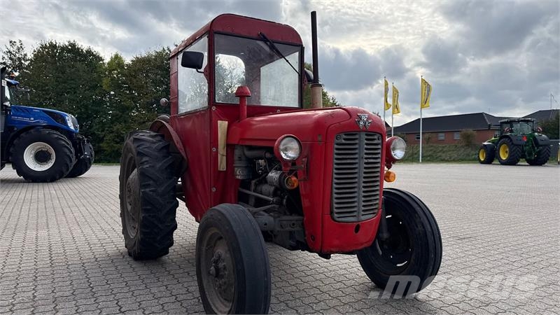Massey Ferguson 35X Traktorer