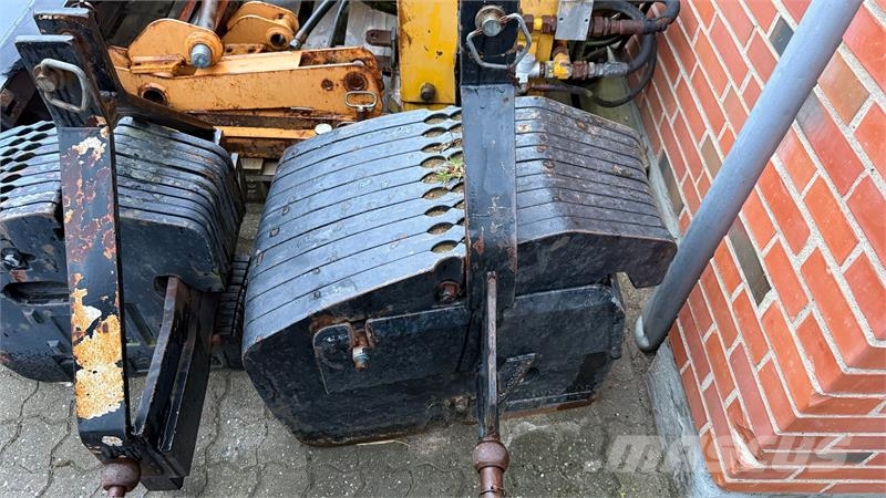 New Holland 10x 110 kg. 3-punkt Etupainot