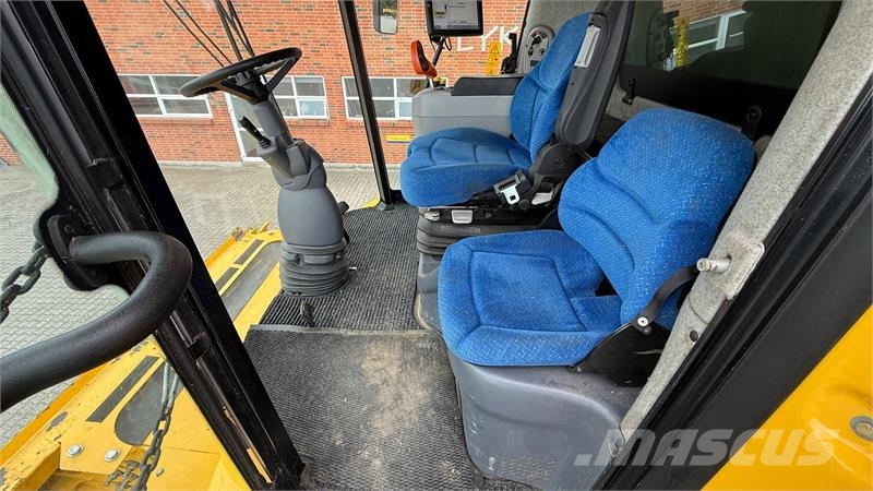 New Holland CR9080 SLH Elevation + 35” VarioFeed HD Ceifeiras debulhadoras