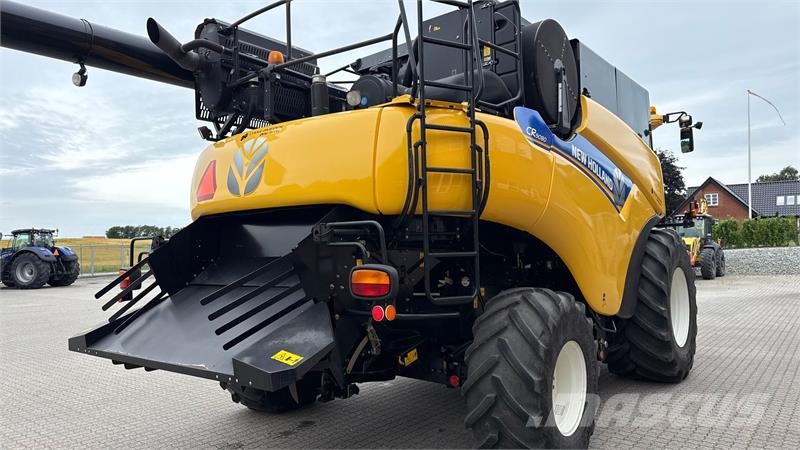 New Holland CR9080 SLH Elevation + 35” VarioFeed HD Ceifeiras debulhadoras