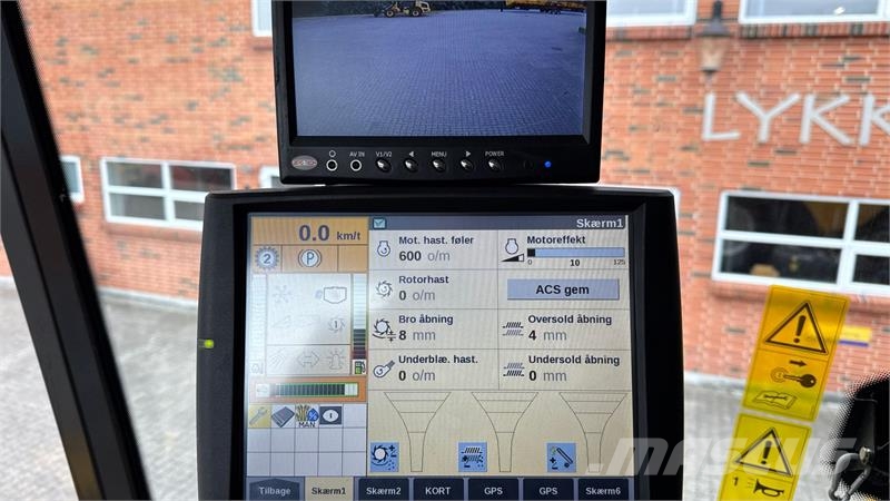 New Holland CR9080 SLH Elevation + 35” VarioFeed HD Ceifeiras debulhadoras
