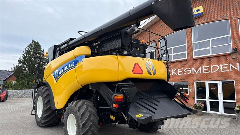 New Holland CR9080 SLH Elevation + 35” VarioFeed HD Ceifeiras debulhadoras