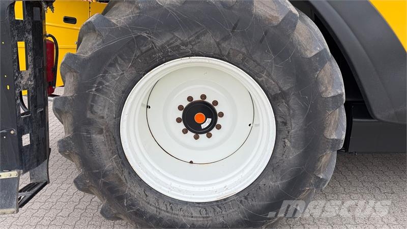 New Holland CR9080 SLH Elevation + 35” VarioFeed HD Ceifeiras debulhadoras