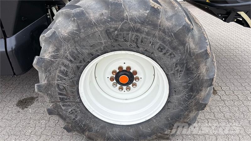 New Holland CR9080 SLH Elevation + 35” VarioFeed HD Ceifeiras debulhadoras