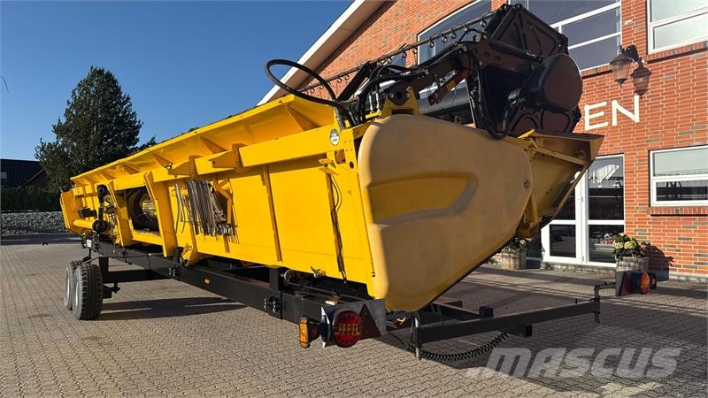 New Holland CR9080 SLH Elevation + 35” VarioFeed HD Ceifeiras debulhadoras