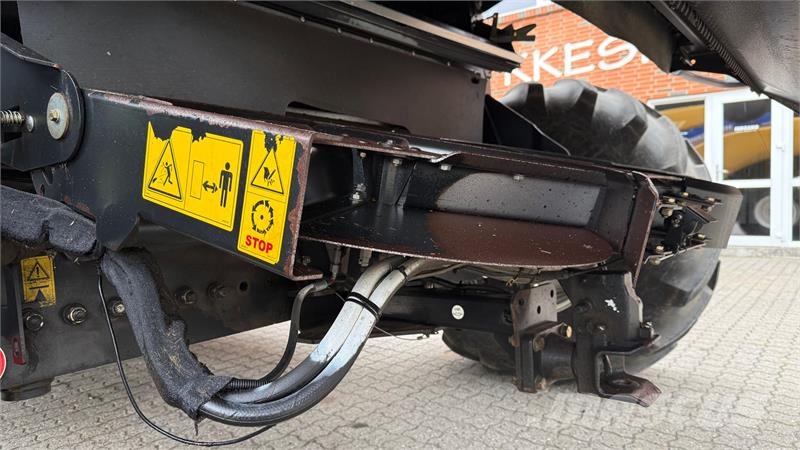 New Holland CR9080 SLH Elevation + 35” VarioFeed HD Ceifeiras debulhadoras