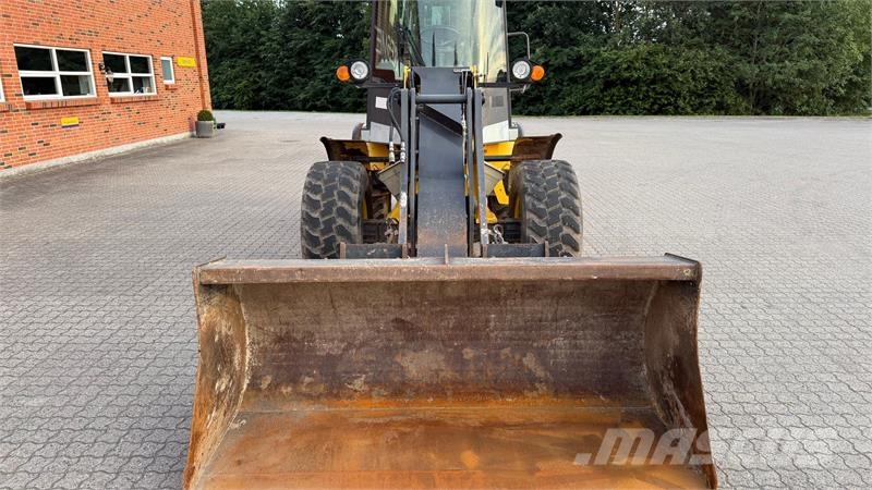 New Holland W80B HighSpeed لوادر بعجل