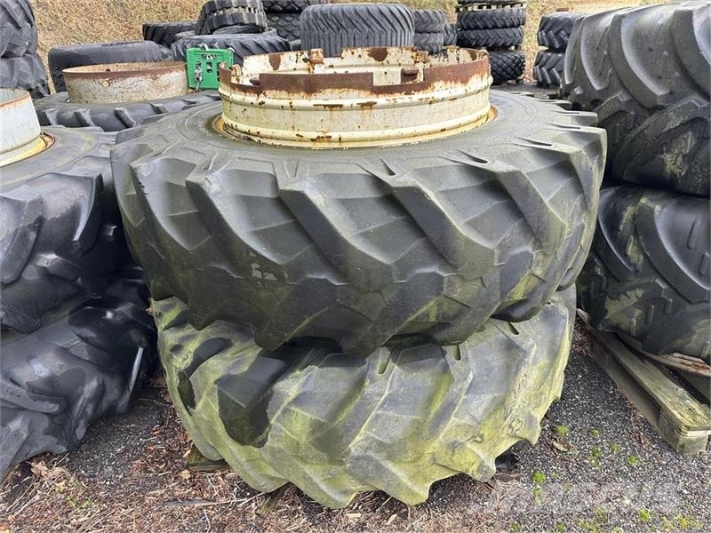 Pirelli 20.8 R38 Gume, točkovi i felne