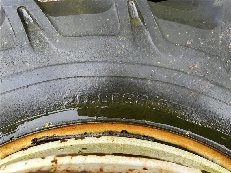 Pirelli 20.8 R38 Gume, točkovi i felne