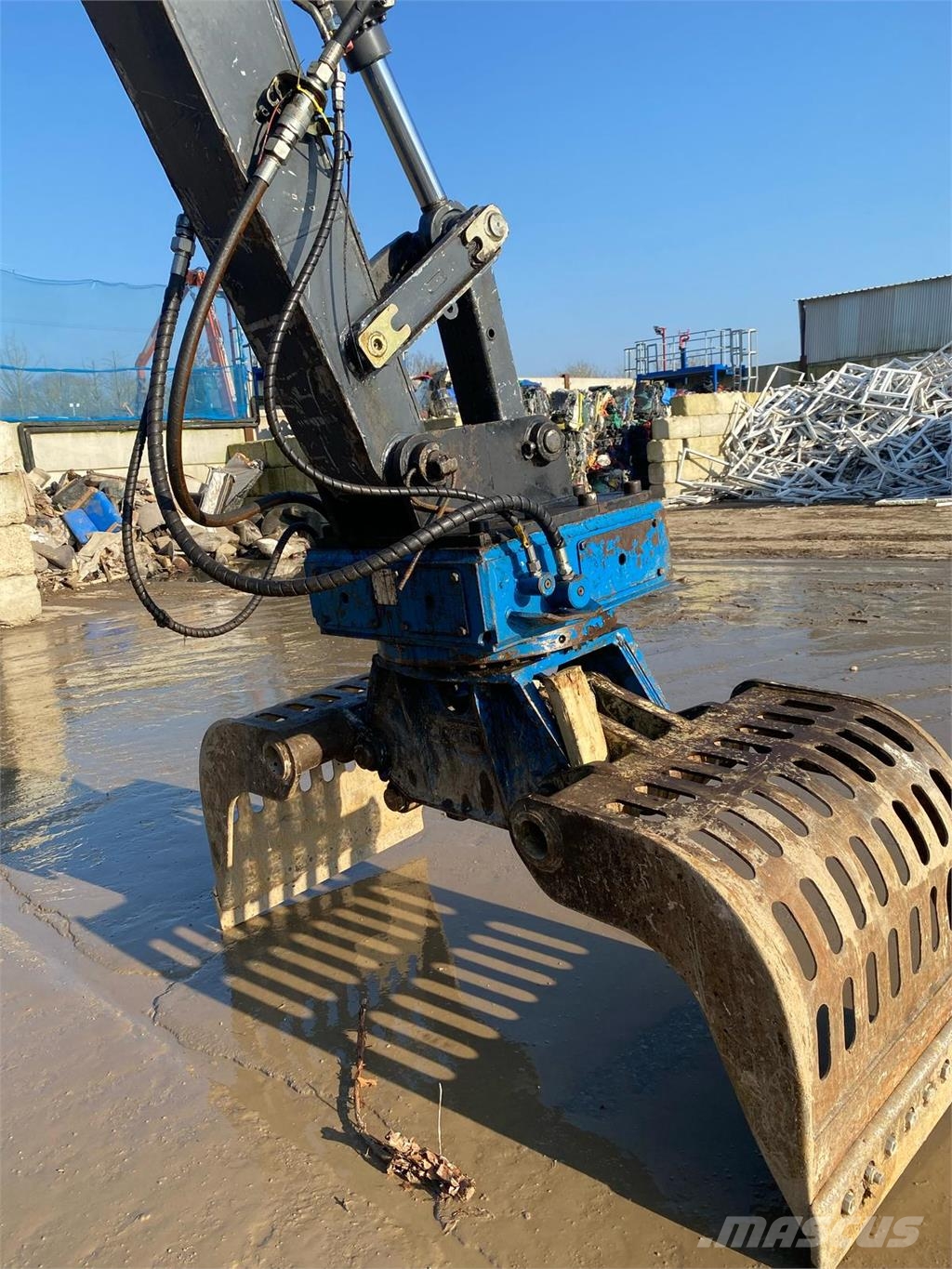 Atlas 200 MH Stroje pro manipulaci s odpadem