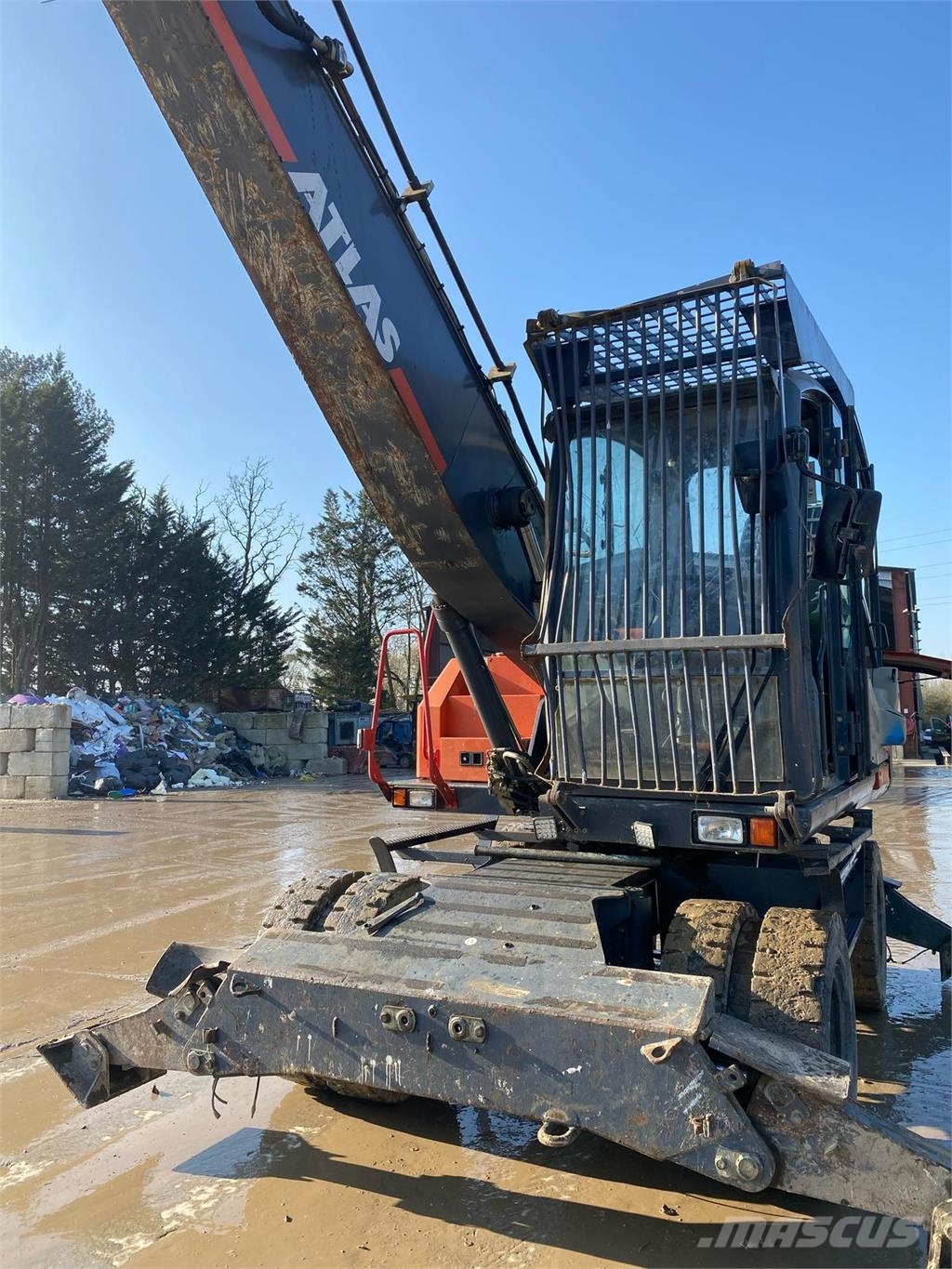 Atlas 200 MH Stroje pro manipulaci s odpadem