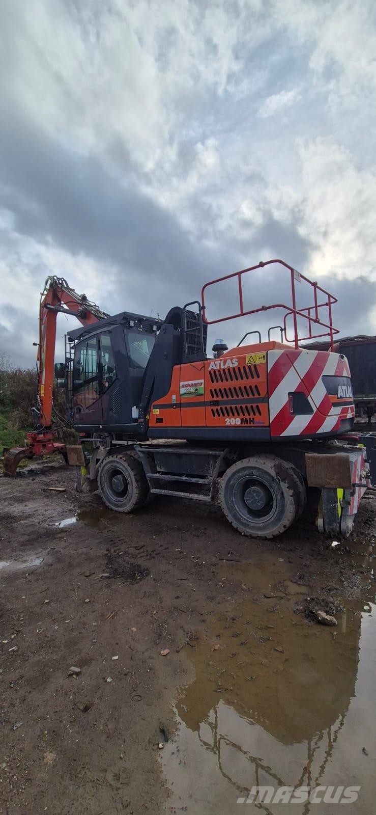 Atlas 200 MH Stroje pro manipulaci s odpadem