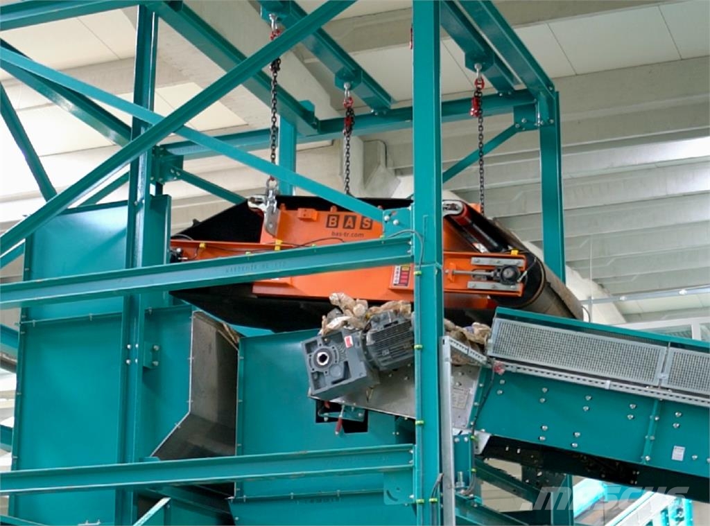  BAS EMBS-C-1000 Electromagnetic Overband Metal Sep معدة فرز -> معدة فرز المخلفات