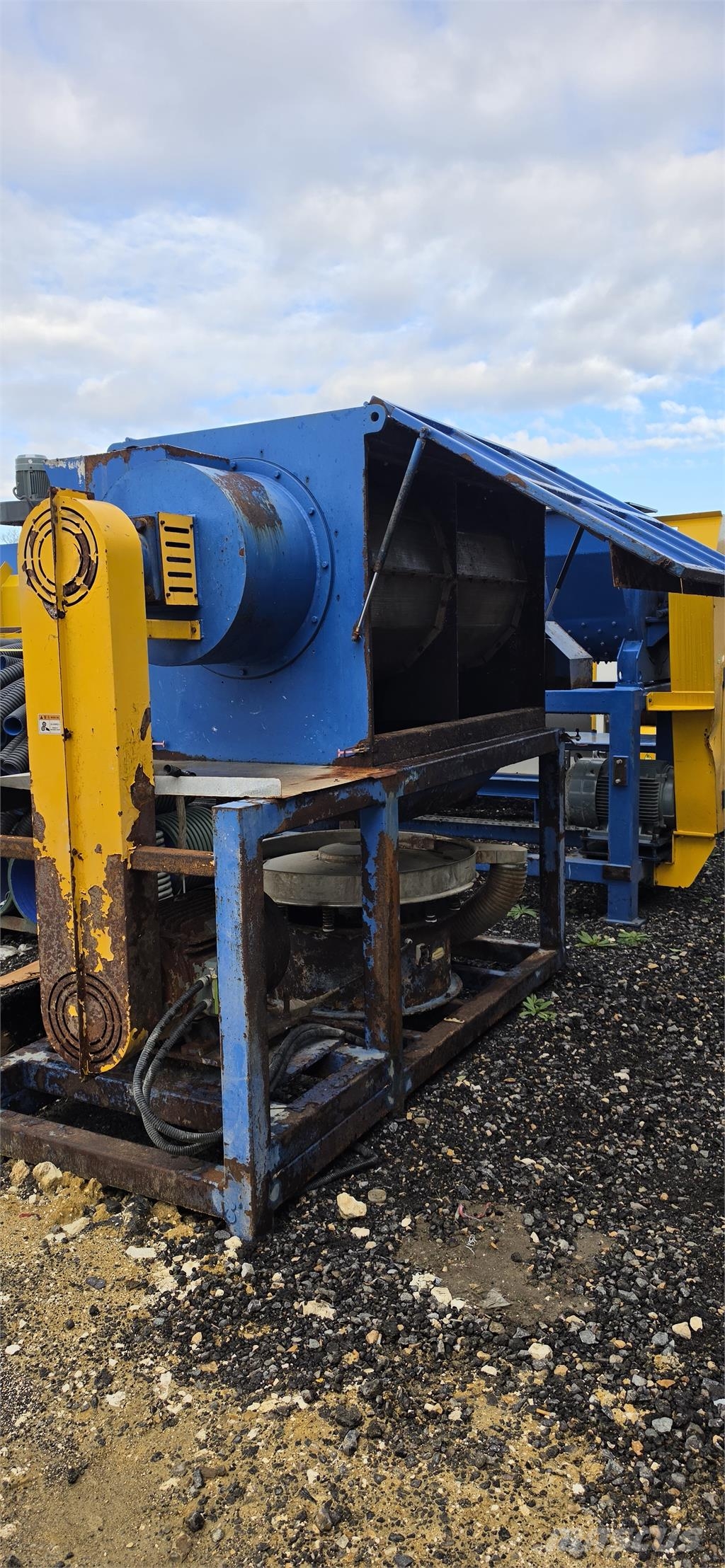  Centrifuge Materilas Drying Device معدة فرز -> معدة فرز المخلفات