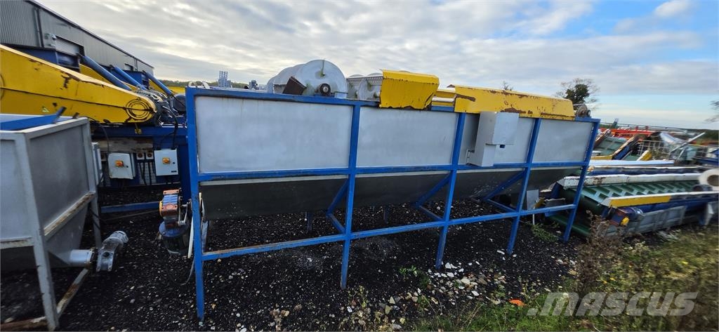  Float Sink Tanks x 2 معدة فرز -> معدة فرز المخلفات