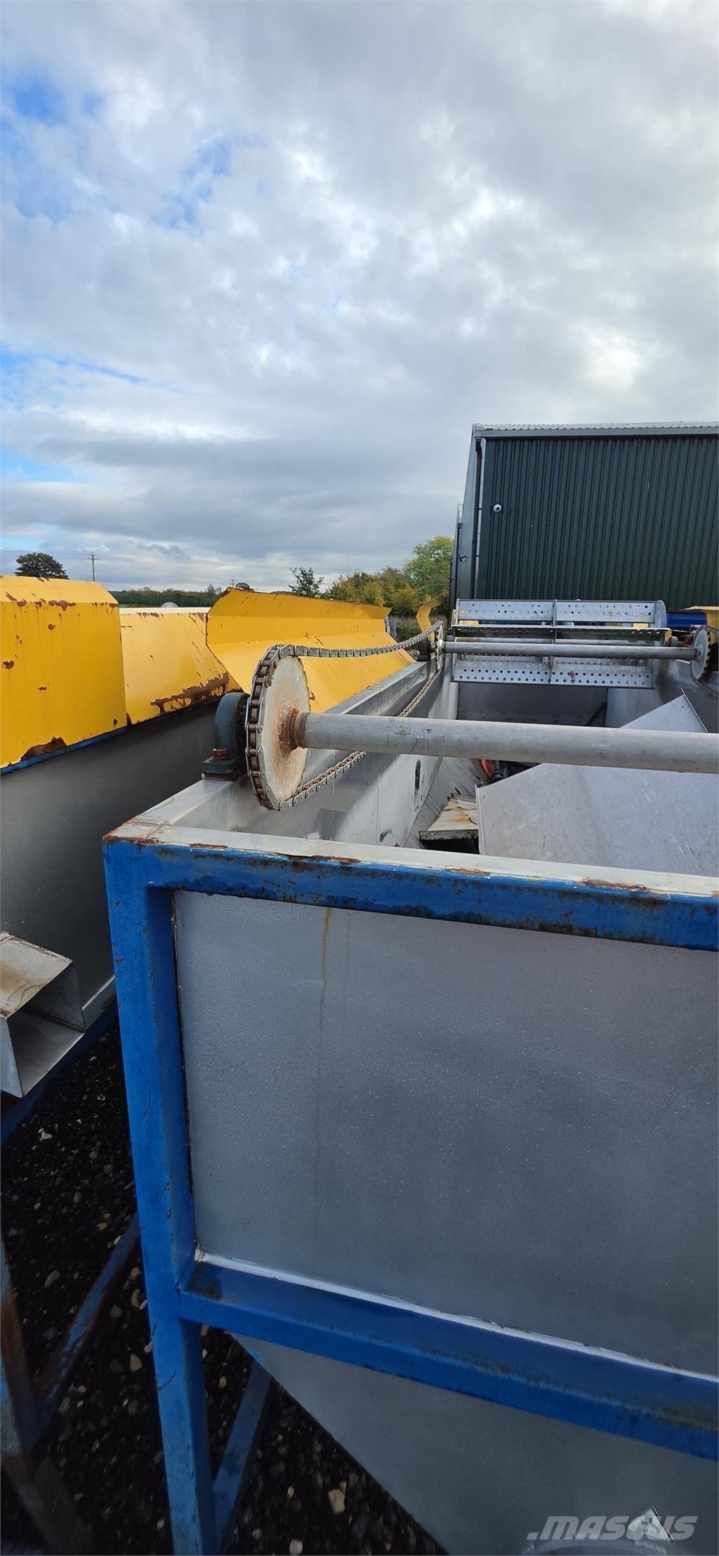  Float Sink Tanks x 2 معدة فرز -> معدة فرز المخلفات