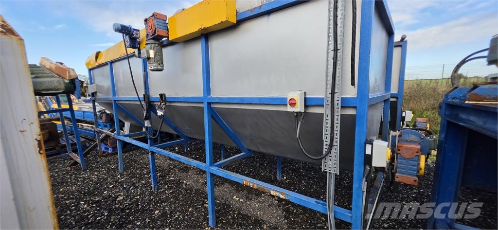  Float Sink Tanks x 2 معدة فرز -> معدة فرز المخلفات