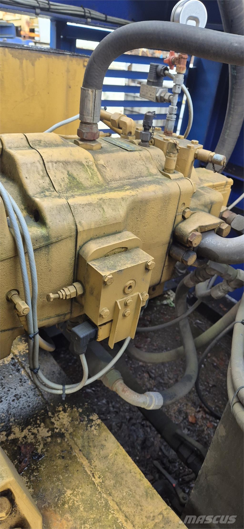 Heavy Duty Twin-shaft Shredder 石料回收设备