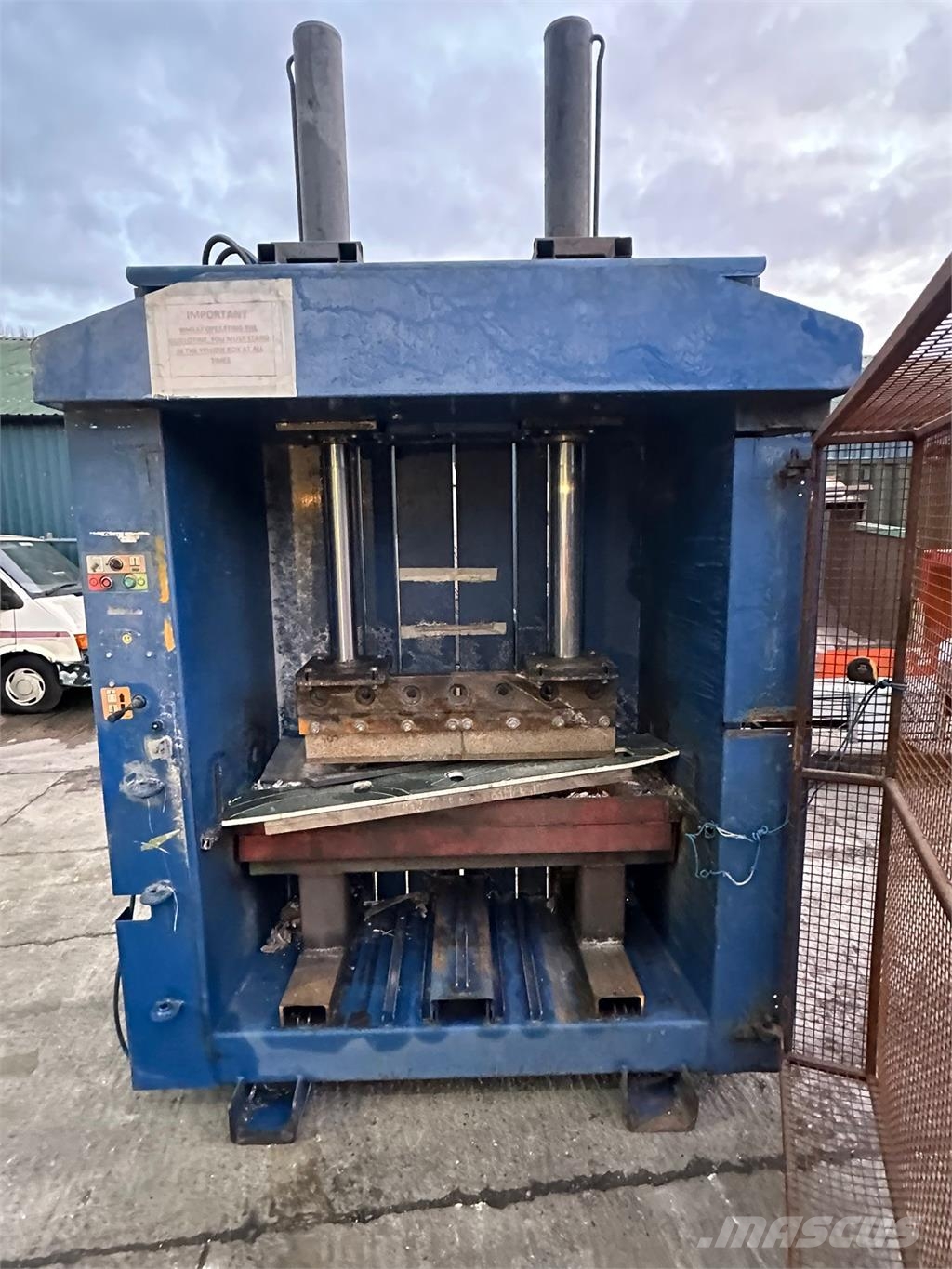 MACFAB Guillotine 石料回收设备