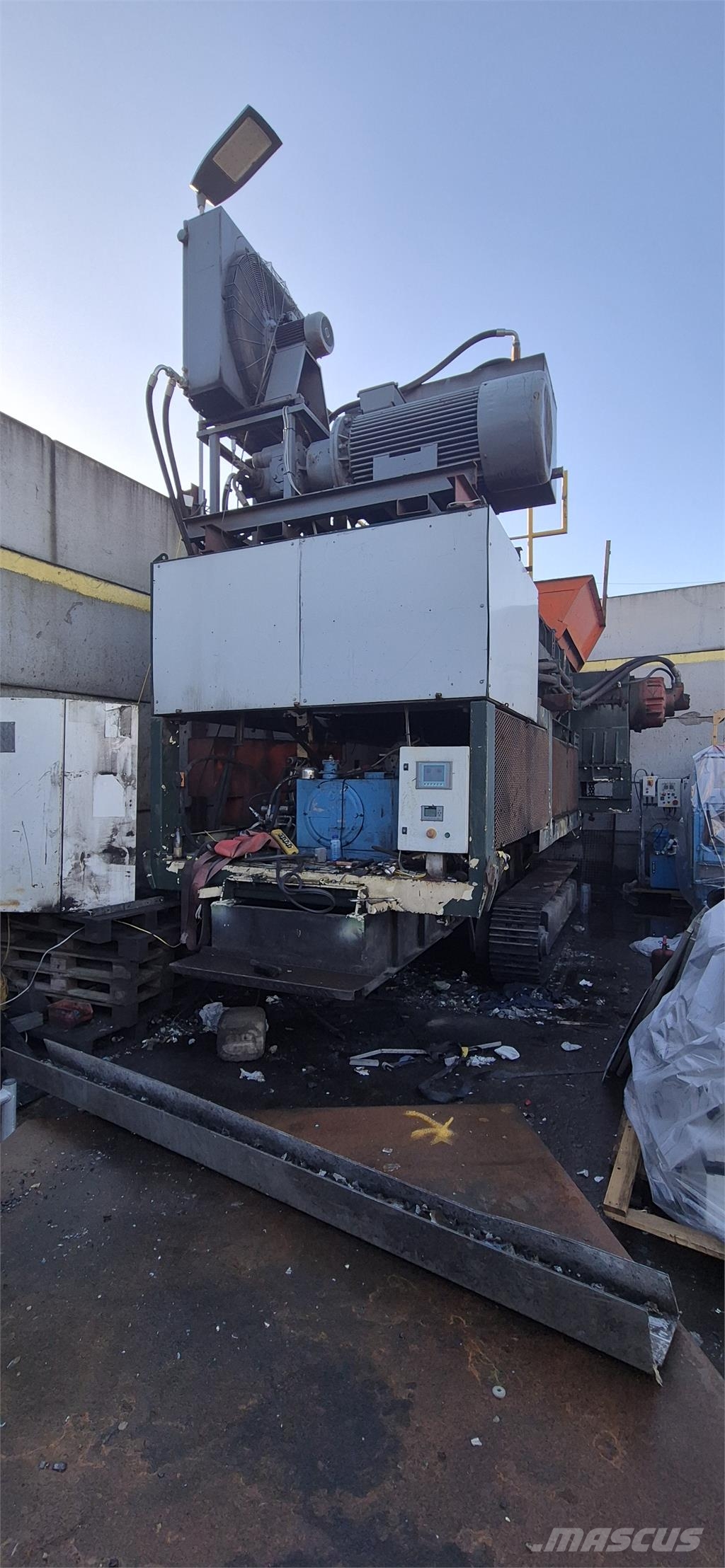 Single-shaft Slow Speed with Screen Stroji za razrez odpada
