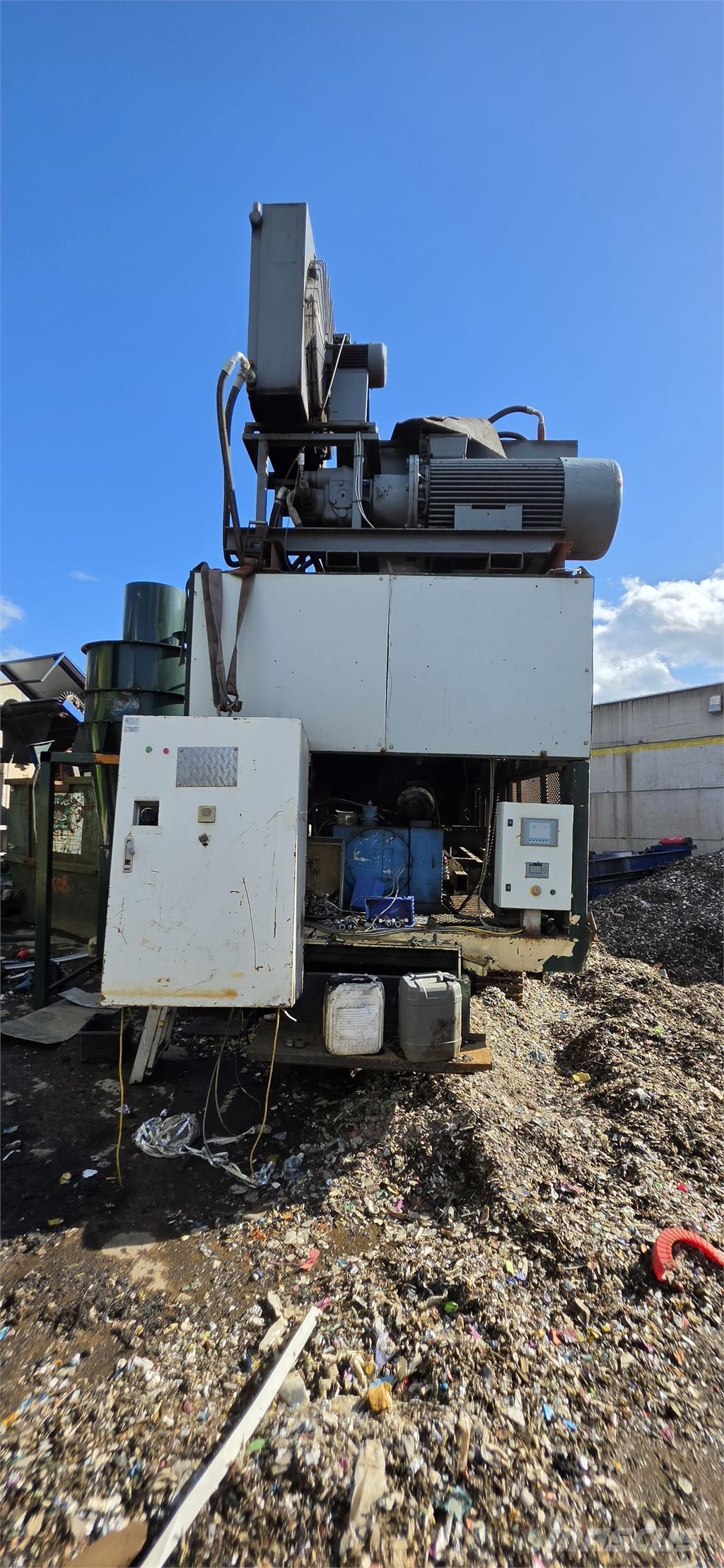 Single-shaft Slow Speed with Screen Stroji za razrez odpada