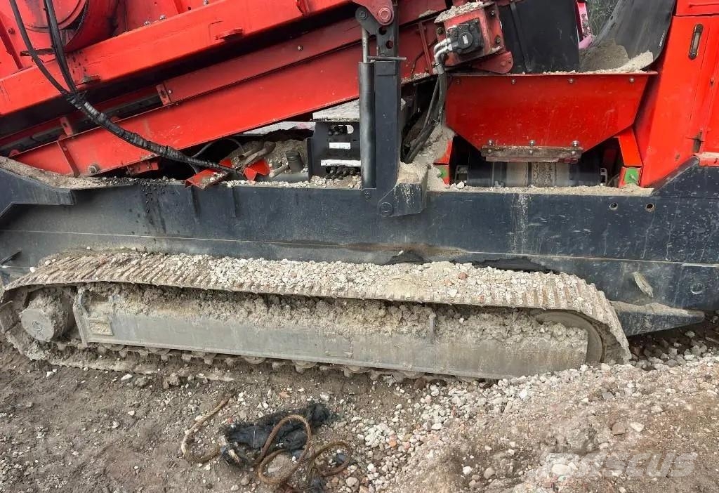 Terex Finlay 883 غرابيل
