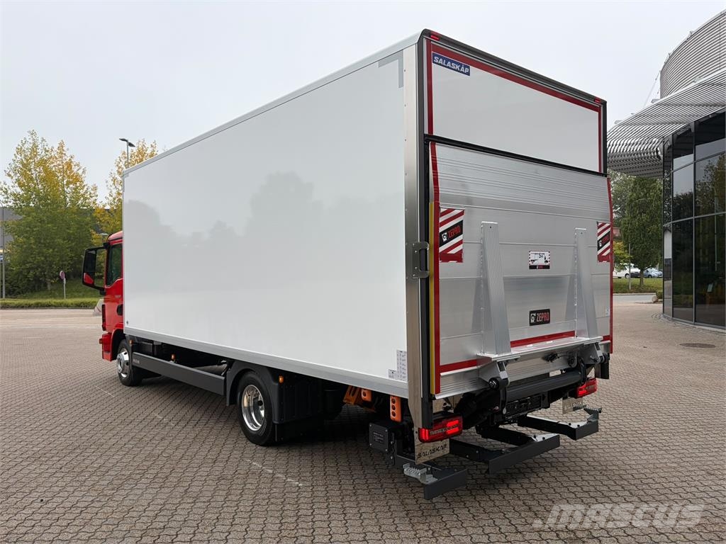 MAN TGL 8.220 BL Camiones con caja de remolque