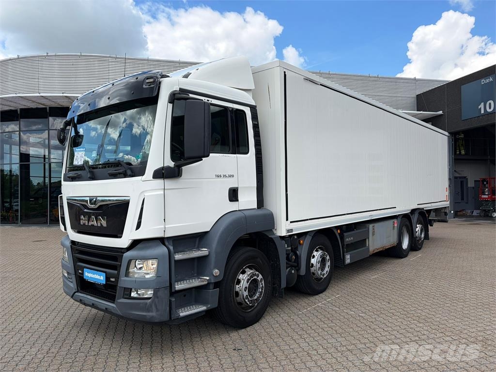 MAN TGS 35.320 8x2-6 Camiones caja cerrada