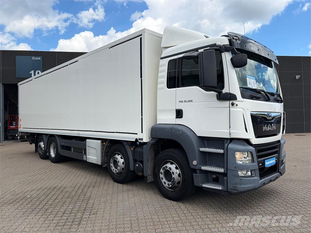 MAN TGS 35.320 8x2-6 Camiones caja cerrada