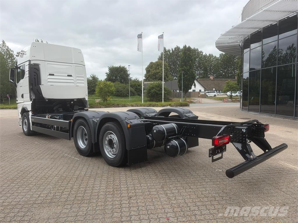 MAN TGX 26.540 6X2-4 Camiones con chasís y cabina