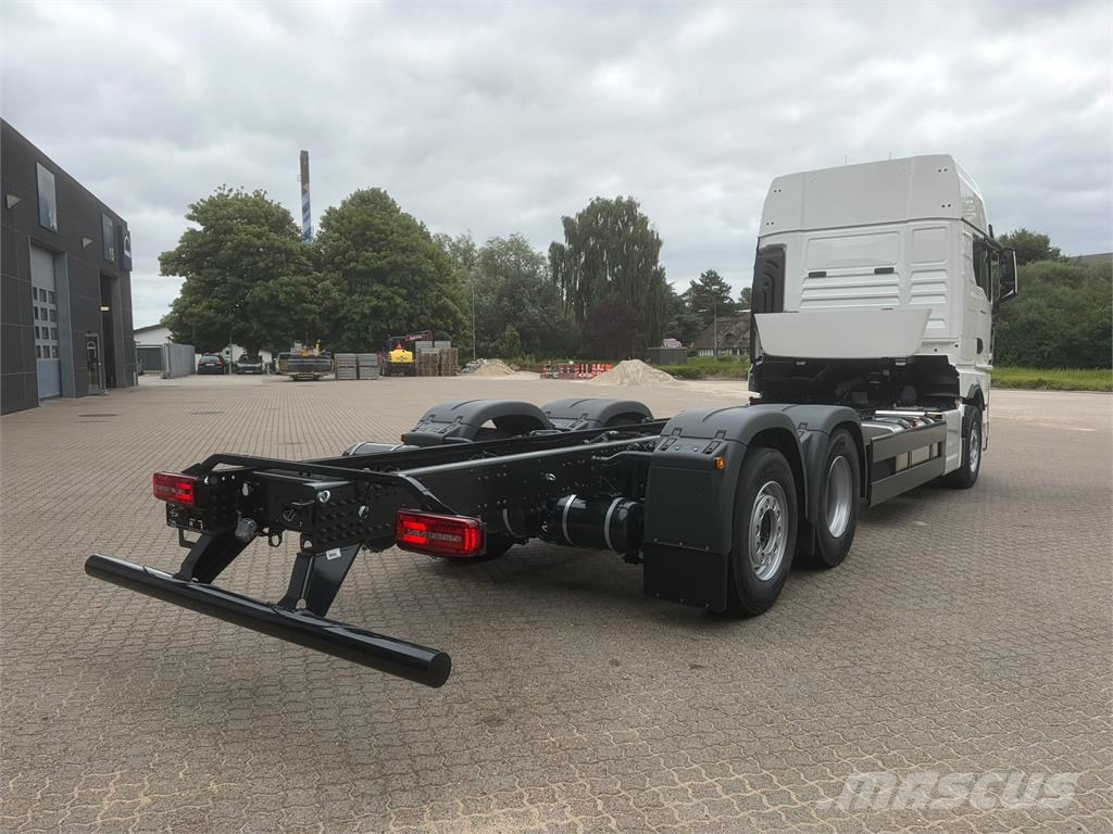 MAN TGX 26.540 6X2-4 Camiones con chasís y cabina