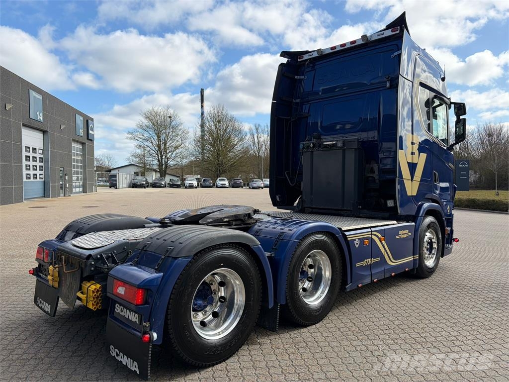 Scania S730 V8 6x4 Hydraulik Nyergesvontatók
