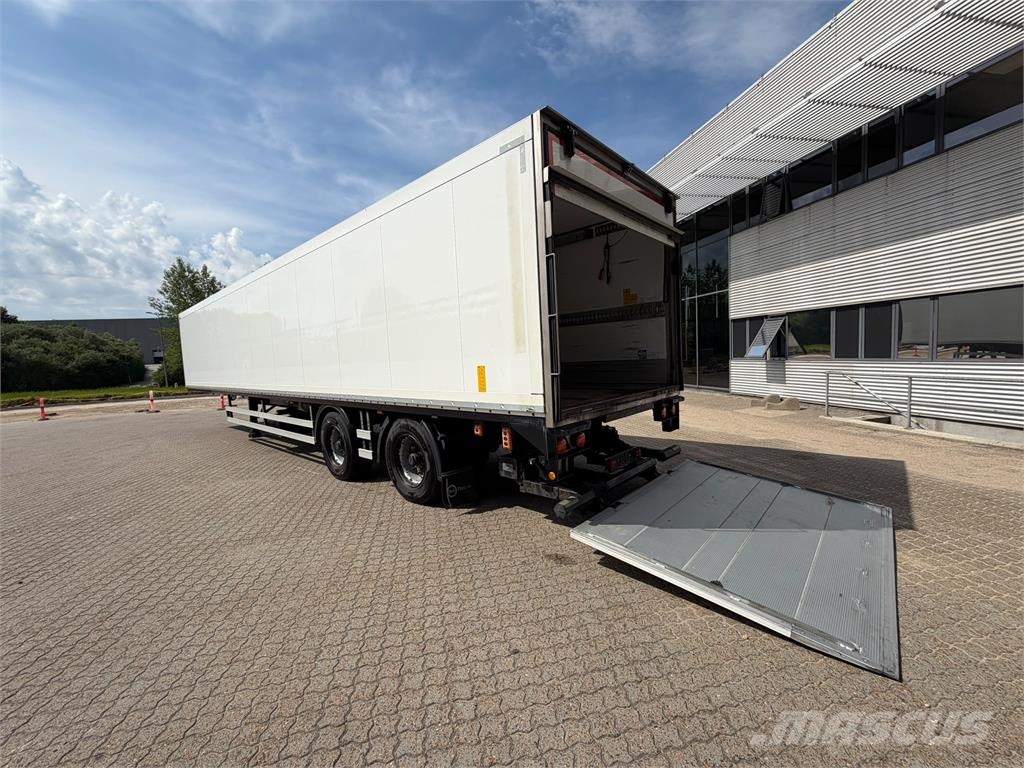 Schmitz BP Trailer 2 akslet City Opleggers met meesturende achterwielen