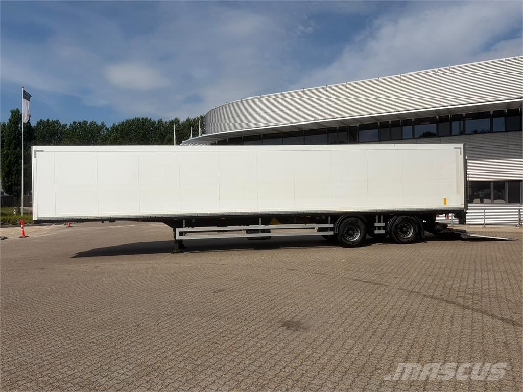 Schmitz BP Trailer 2 akslet City Opleggers met meesturende achterwielen