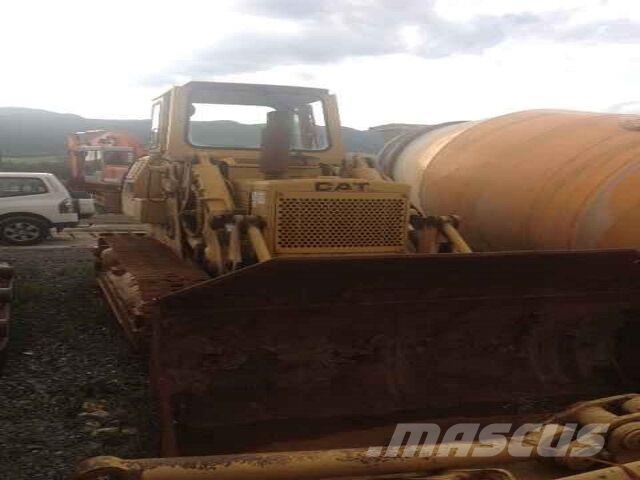CAT 955K لوادر بعجل