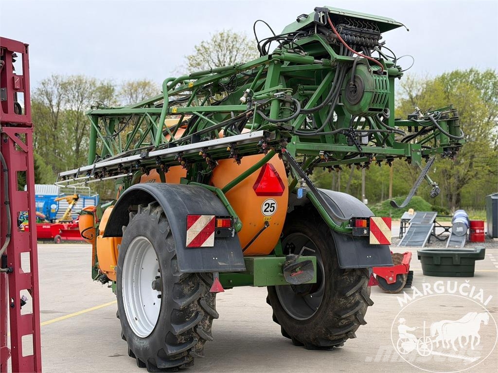 Amazone UX 3200, 3200 ltr, 28 m الرشاشات