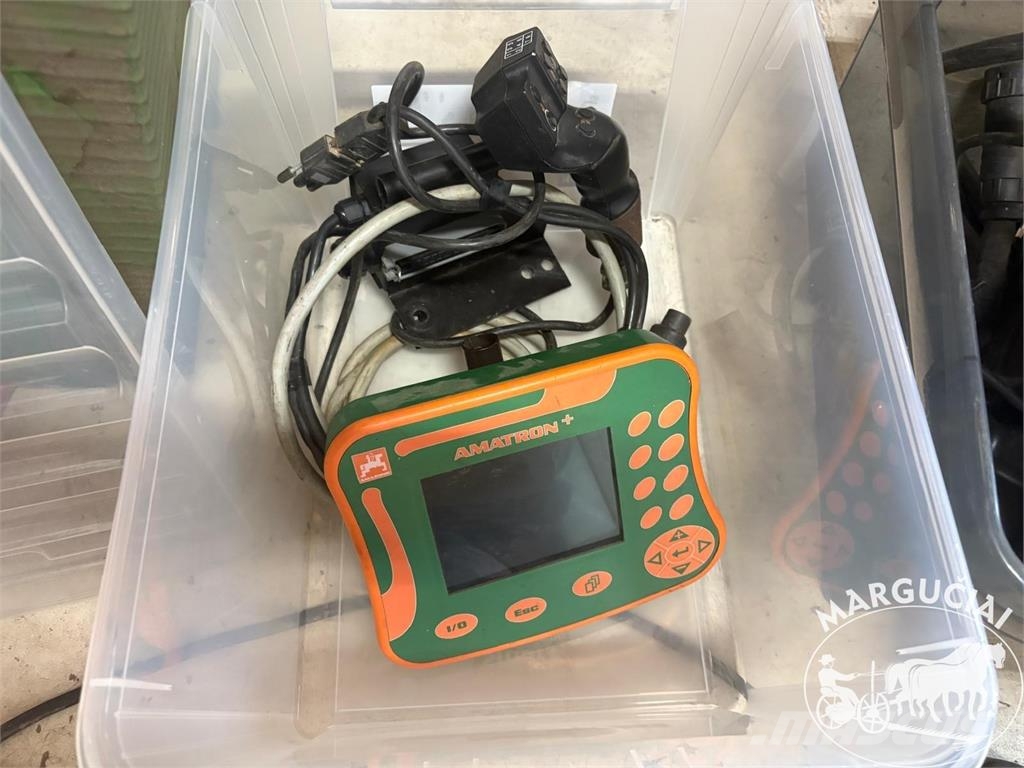 Amazone UX 3200, 3200 ltr, 28 m الرشاشات