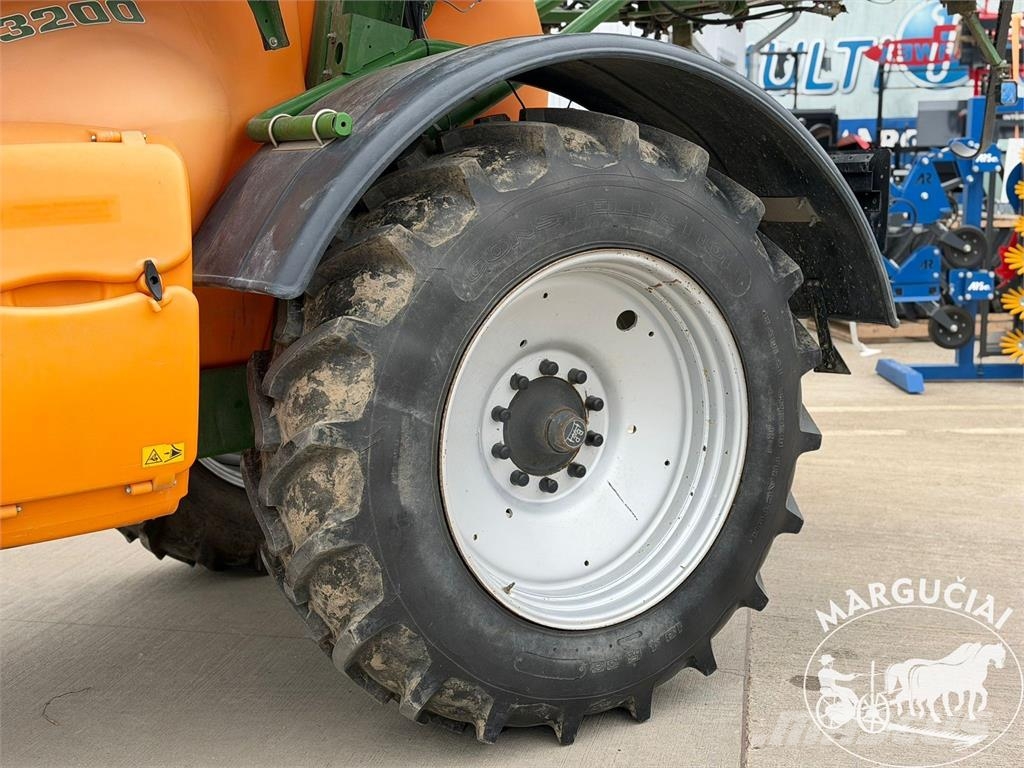 Amazone UX 3200, 3200 ltr, 28 m الرشاشات