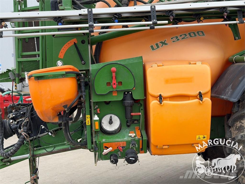 Amazone UX 3200, 3200 ltr, 28 m الرشاشات