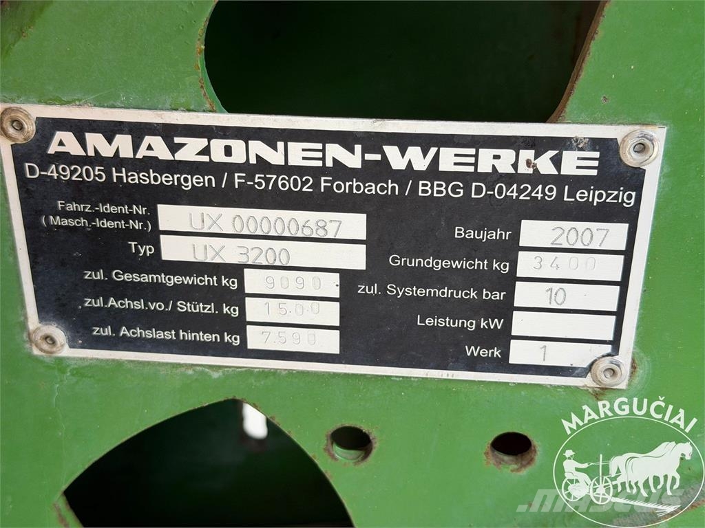 Amazone UX 3200, 3200 ltr, 28 m الرشاشات