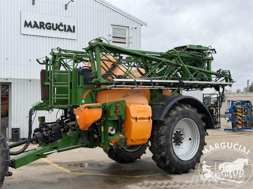 Amazone UX 3200, 3200 ltr, 28 m Prikabinami purkštuvai