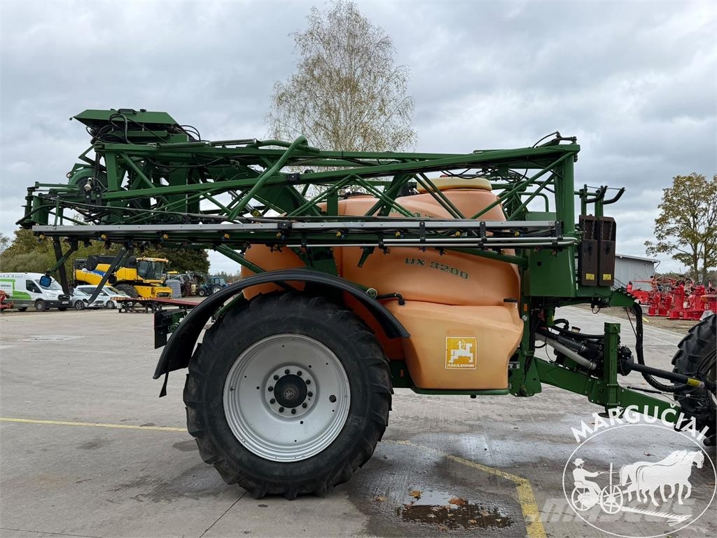 Amazone UX 3200, 3200 ltr, 28 m Prikabinami purkštuvai
