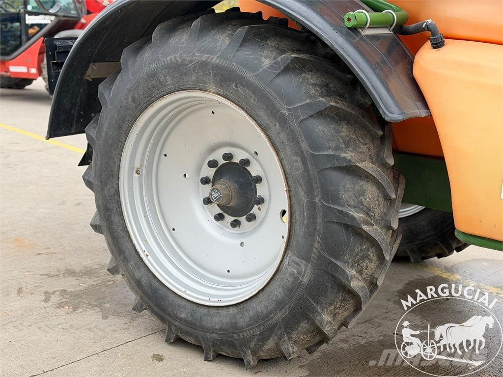 Amazone UX 3200, 3200 ltr, 28 m Prikabinami purkštuvai