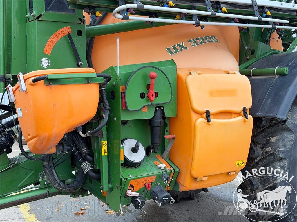 Amazone UX 3200, 3200 ltr, 28 m Prikabinami purkštuvai