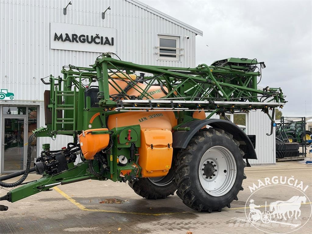 Amazone UX 3200, 3200 ltr, 28 m Prikabinami purkštuvai