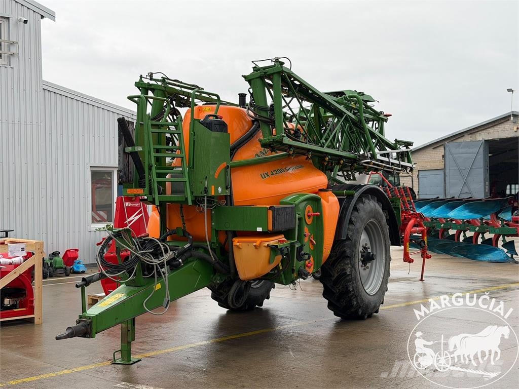 Amazone UX 4200 Special, 4200 ltr, 24 m Причіпні обприскувачі