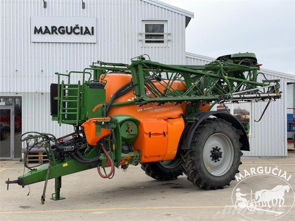 Amazone UX 4200 Super, 4200 ltr, 24 m الرشاشات