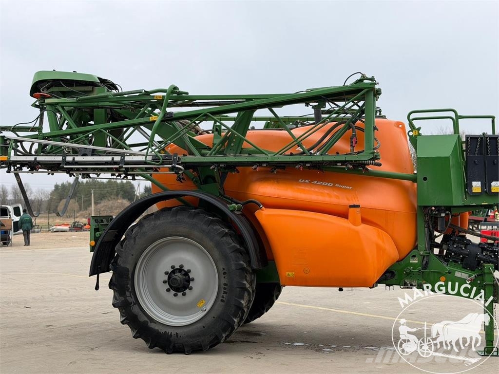 Amazone UX 4200 Super, 4200 ltr, 24 m الرشاشات