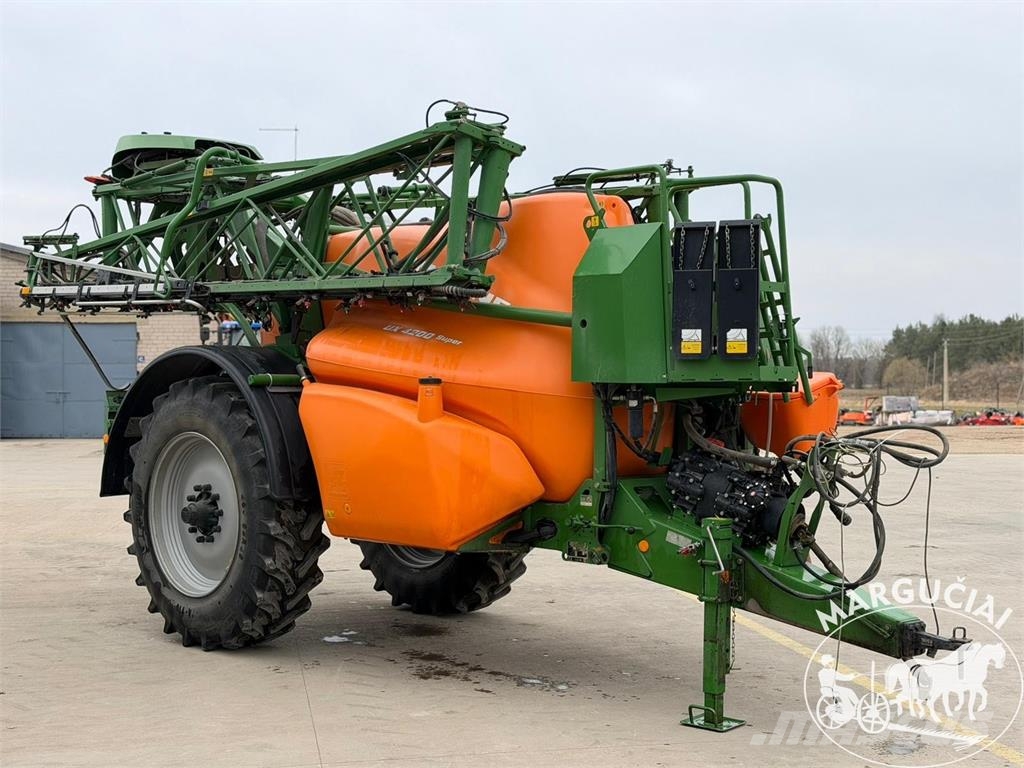 Amazone UX 4200 Super, 4200 ltr, 24 m الرشاشات